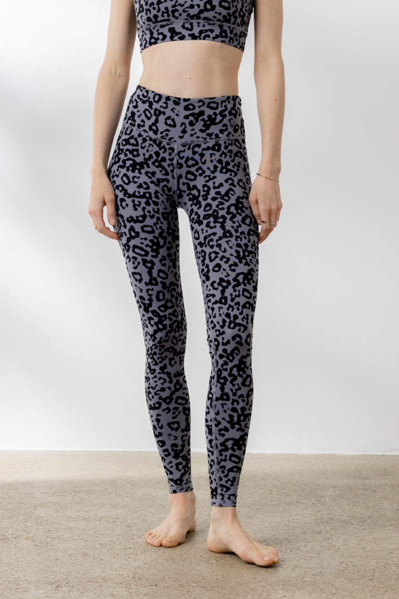 Leggings Distorted Animal Magnet